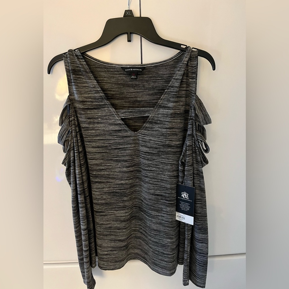 Rock & Republic Grey/Black cold shoulder New Size X-Large